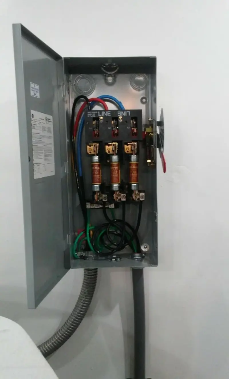 Three-phase disconnect switch installed for Smoke Detector Installation in Beacon Square